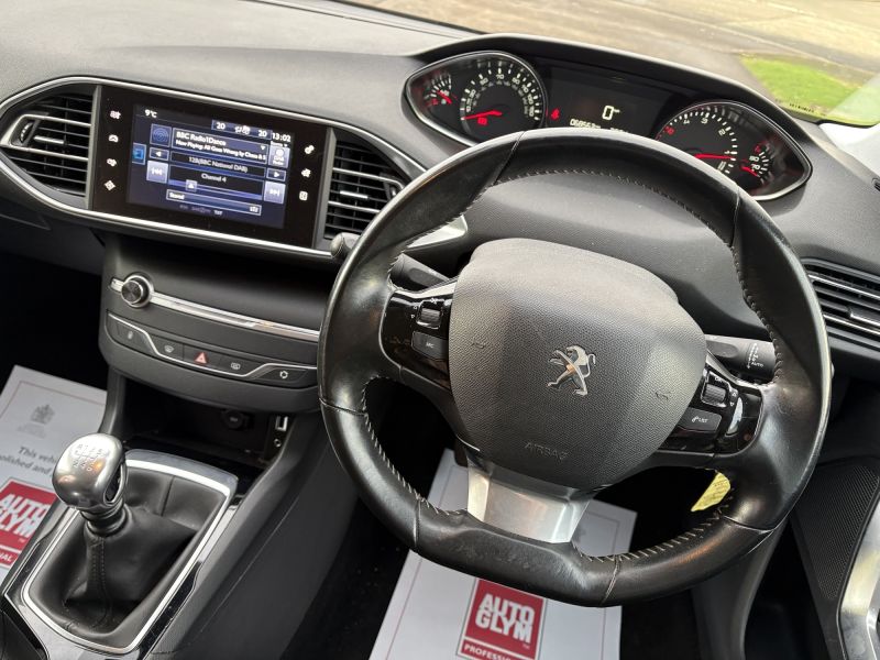 PEUGEOT 308