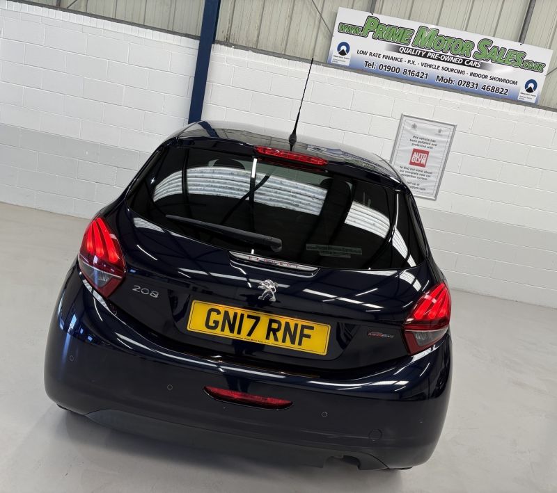 PEUGEOT 208