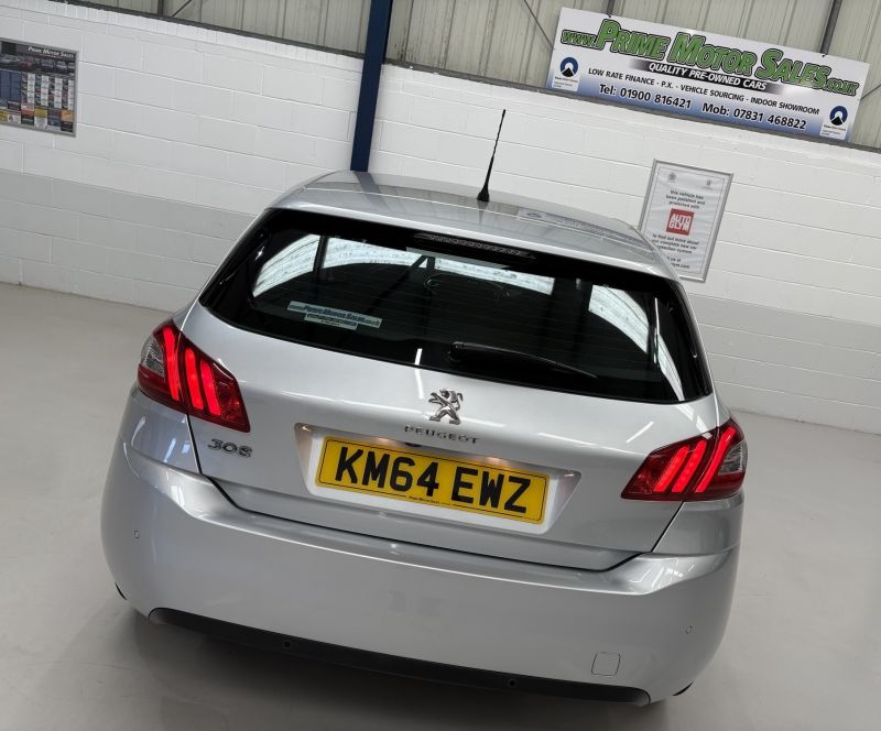 PEUGEOT 308