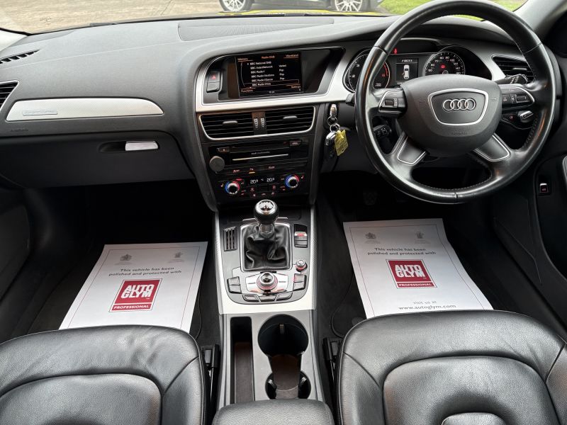 AUDI A4 AVANT