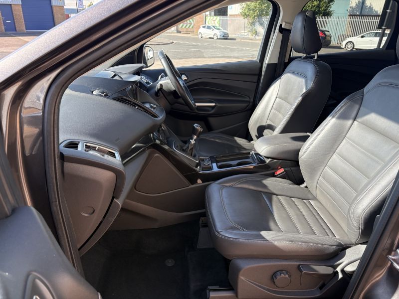FORD KUGA