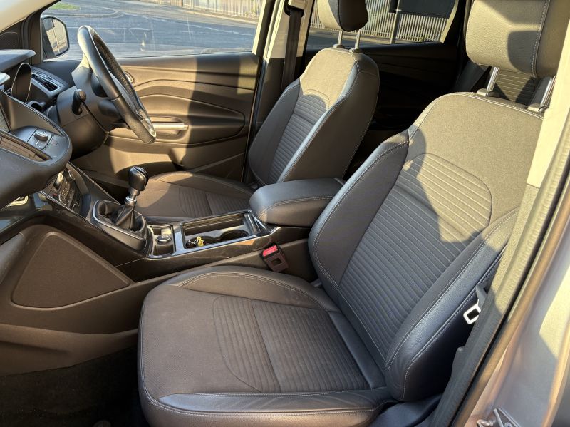 FORD KUGA