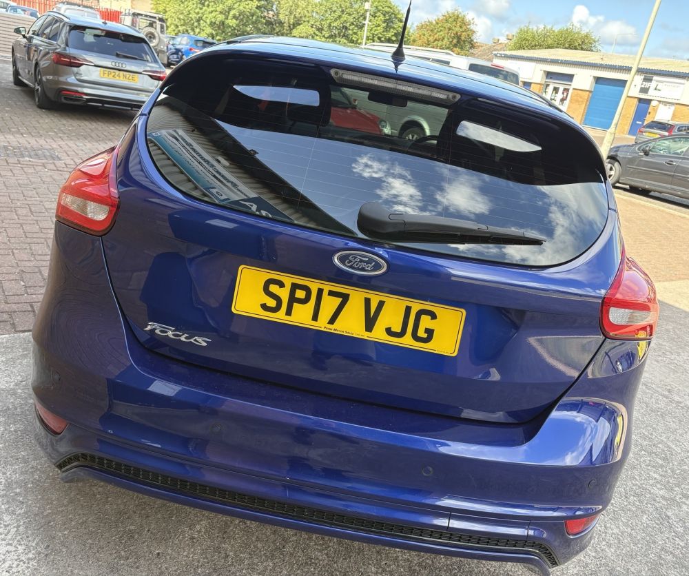 FORD FOCUS