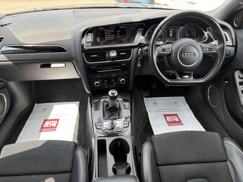 AUDI A4 AVANT