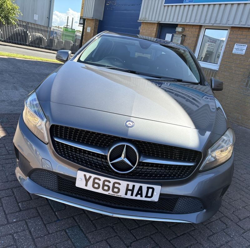 MERCEDES BENZ A180D 