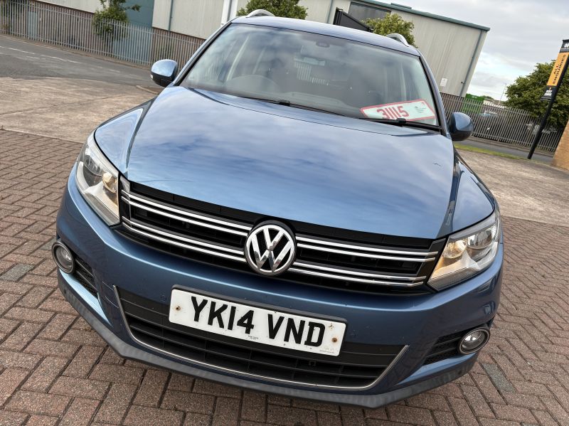 VOLKSWAGEN TIGUAN